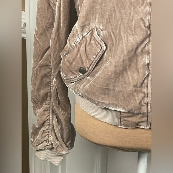 Free People Crushed Velvet Jacket Bomber Jacket Ruched Beige Tan Taupe XS - Picture 10 of 16